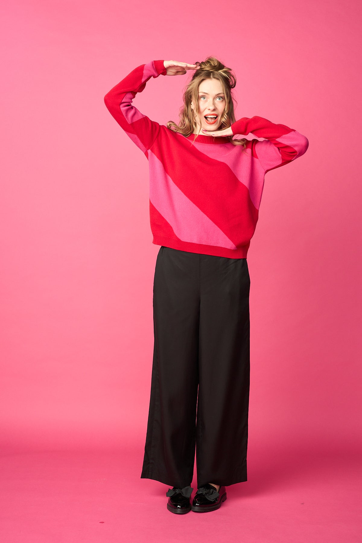 Knit sweater, diagonal stripe