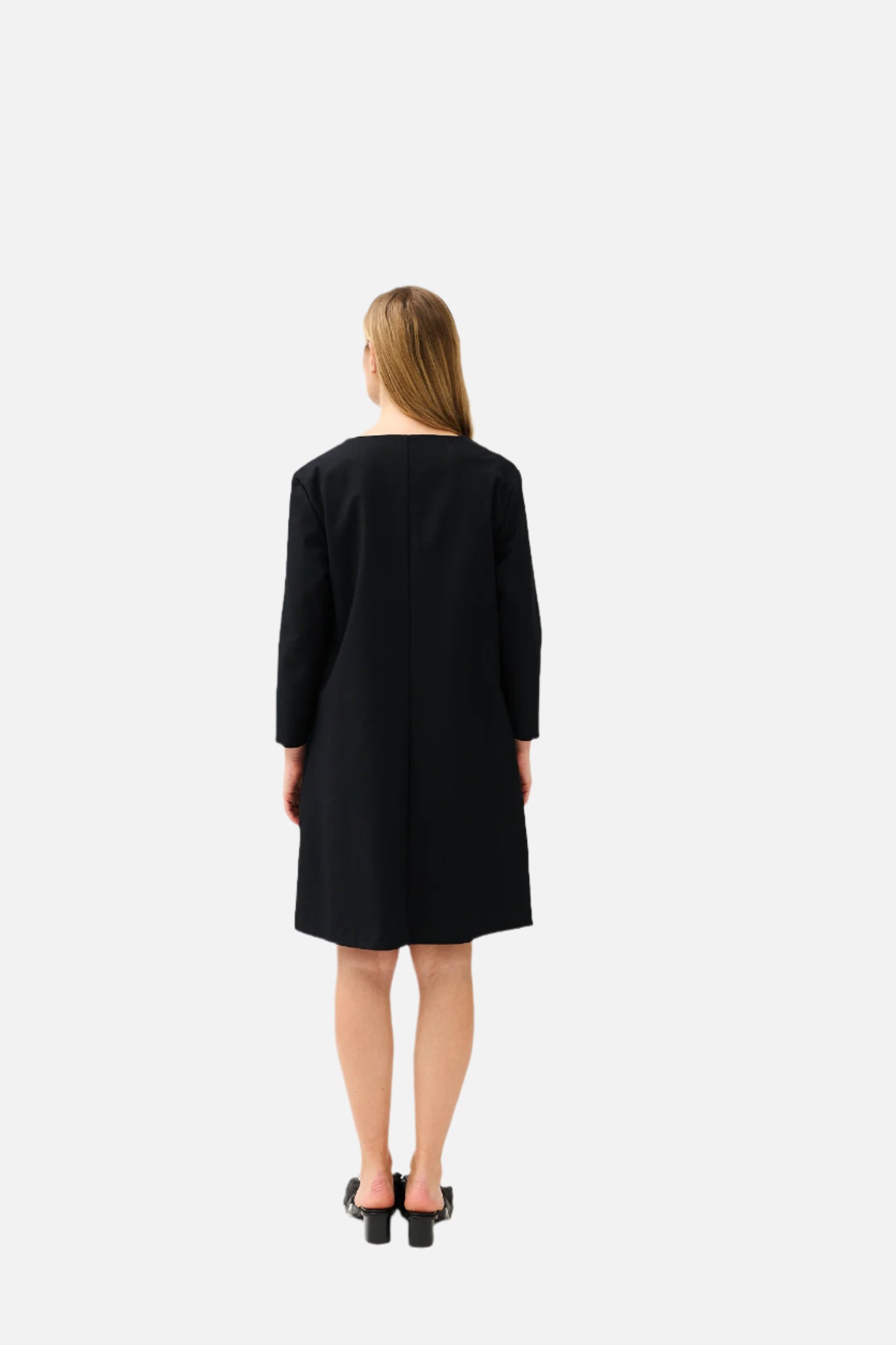 OUTLET: MINIMAL-mekko, Musta