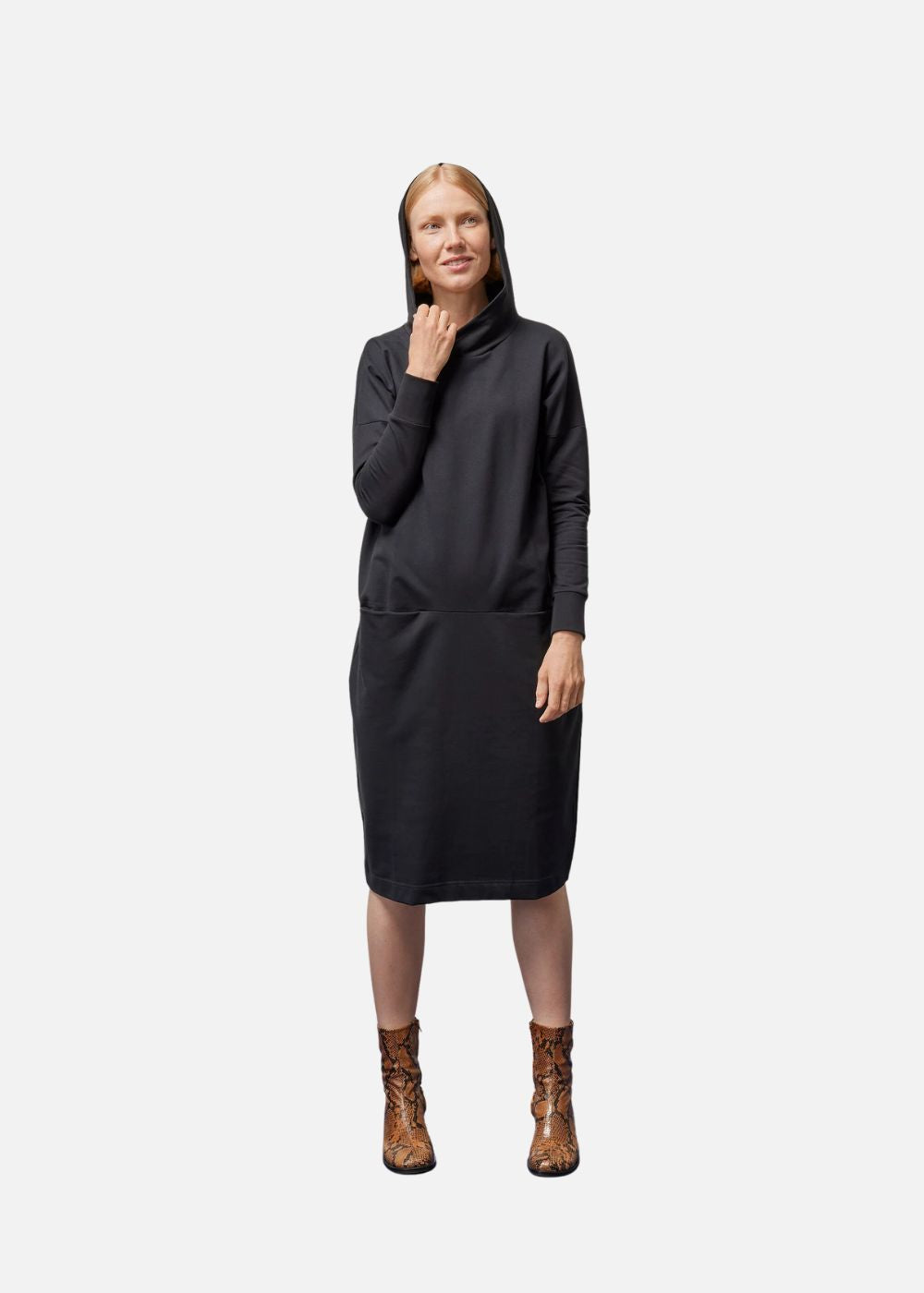 OUTLET: GIANT HOODIE -mekko, Musta